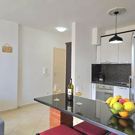 Διαμέρισμα Sea View 073 *